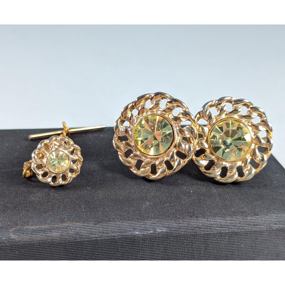 SWANK cufflink and tiepin set in original retail box, gold chain design with